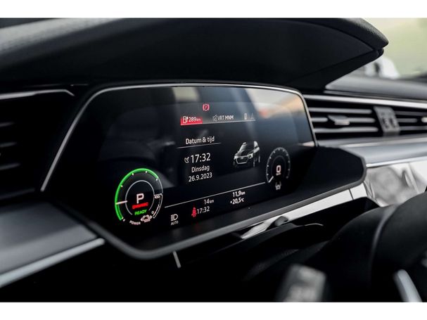 Audi Q8 55 e-tron 300 kW image number 40