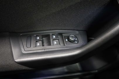 Car image 36