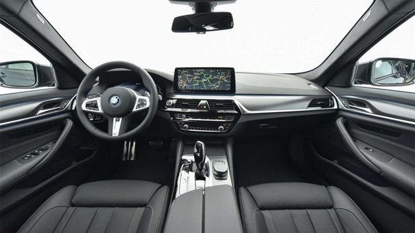 BMW 530 Touring xDrive 185 kW image number 7