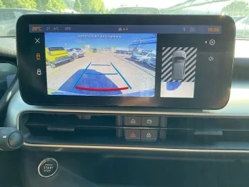 Car image 19