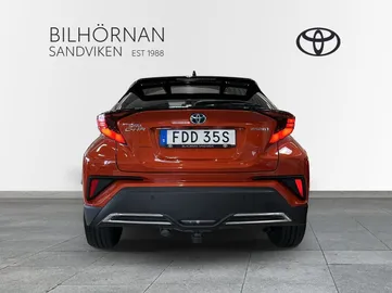 Car image 3