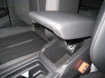 Car image 29