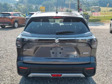 Car image 25