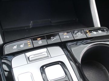 Car image 32