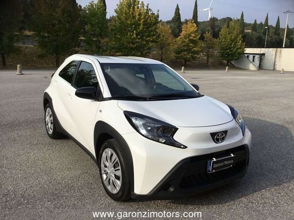 Toyota Aygo X 1.0 VVT-i 53 kW image number 2