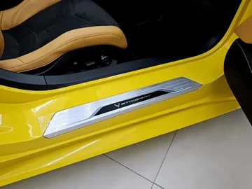 Car image 29
