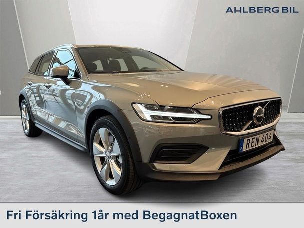 Volvo V60 Cross Country AWD B4 147 kW image number 1