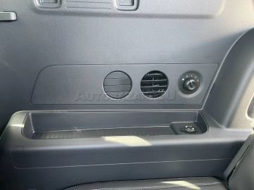 Car image 43