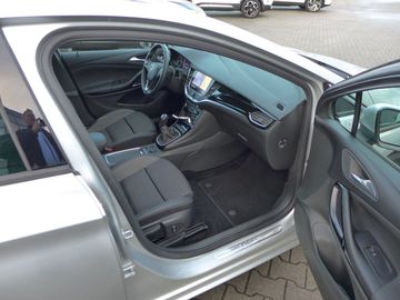 Car image 6