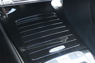 Car image 36