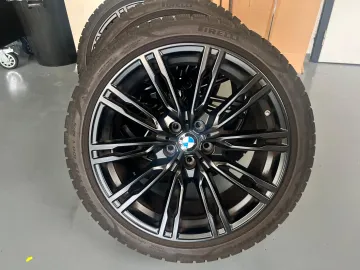 Car image 28