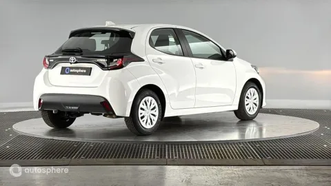 Car image 5