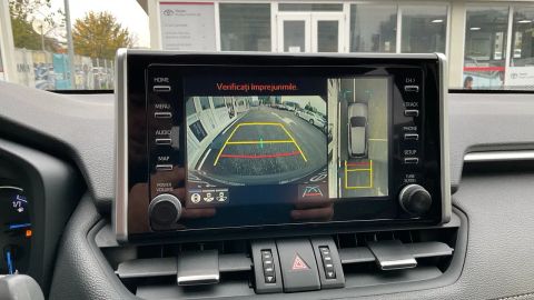 Car image 30