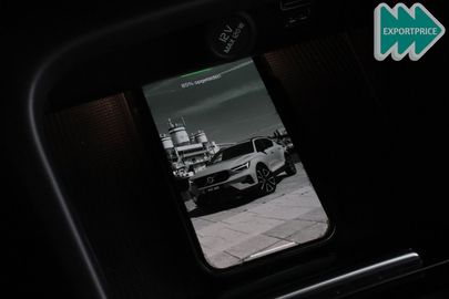 Car image 26