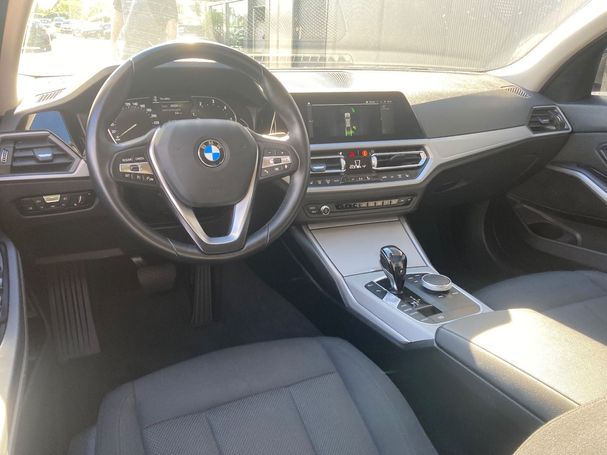 BMW 320d Touring 140 kW image number 9