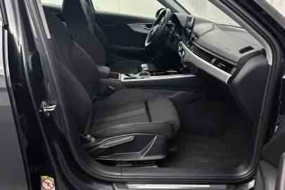 Car image 32