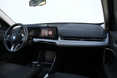 Car image 33