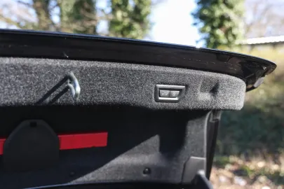 Car image 33