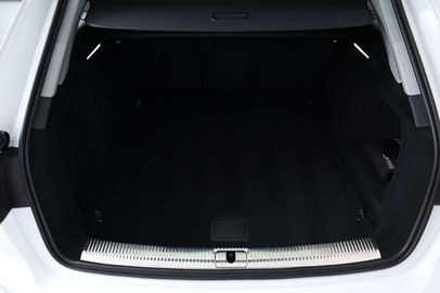 Car image 38