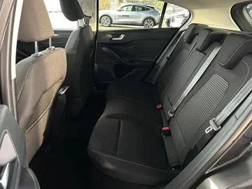 Car image 34