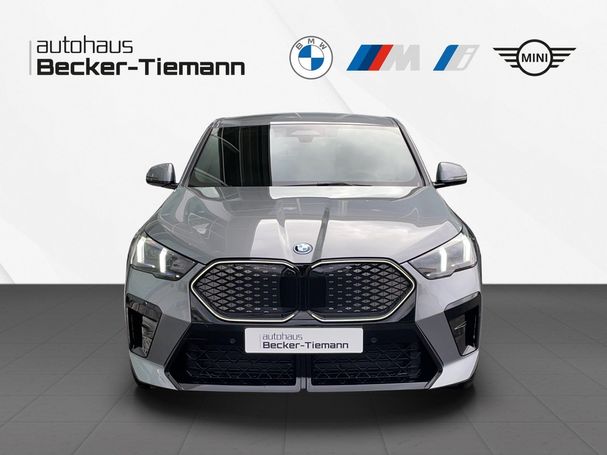 BMW iX2 xDrive30 M Sport Pro 230 kW image number 2