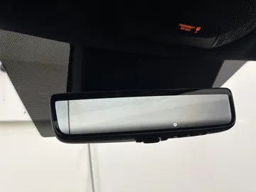 Car image 38