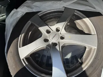 Car image 29