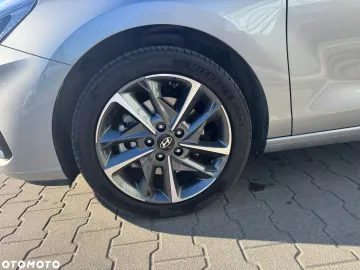 Car image 28