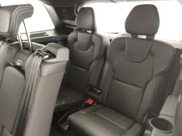 Car image 39
