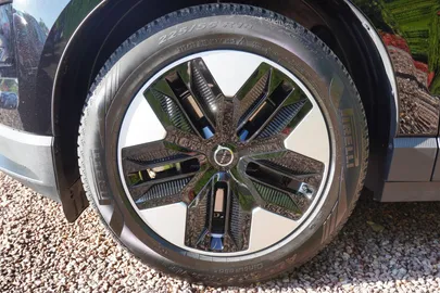 Car image 35