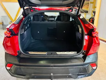 Car image 25