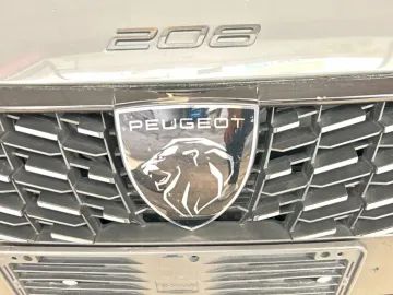 Car image 24