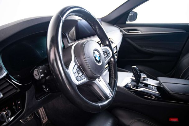 BMW 540i Touring xDrive 250 kW image number 36