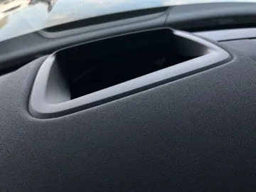 Car image 34