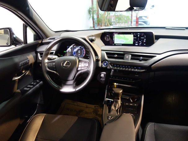 Lexus UX 250h 135 kW image number 32