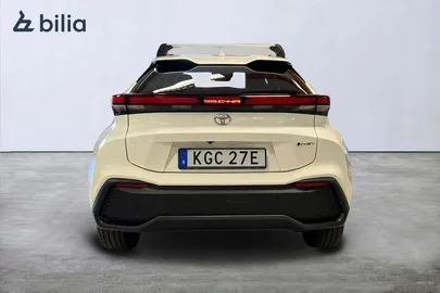 Car image 4