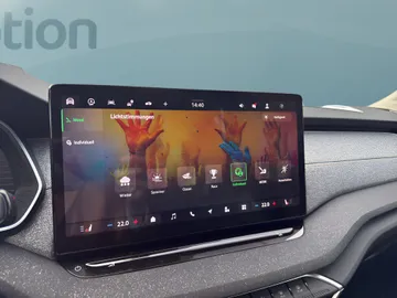 Car image 28