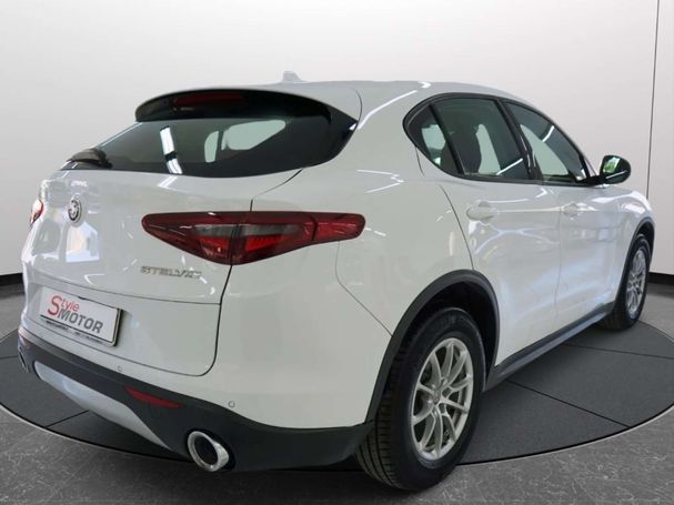 Alfa Romeo Stelvio 2.2 Diesel AT8 118 kW image number 3