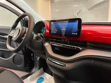 Car image 19