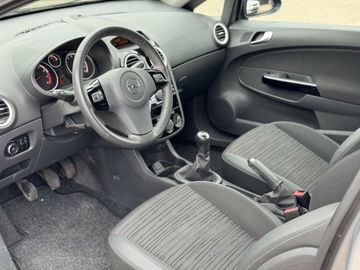 Car image 9