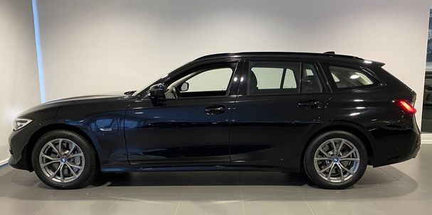 BMW 330 Touring xDrive 185 kW image number 2