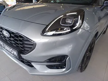 Car image 26