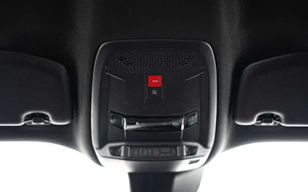 Car image 25