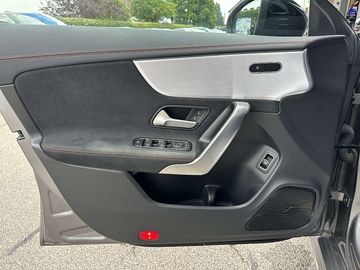 Car image 31