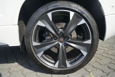 Car image 34