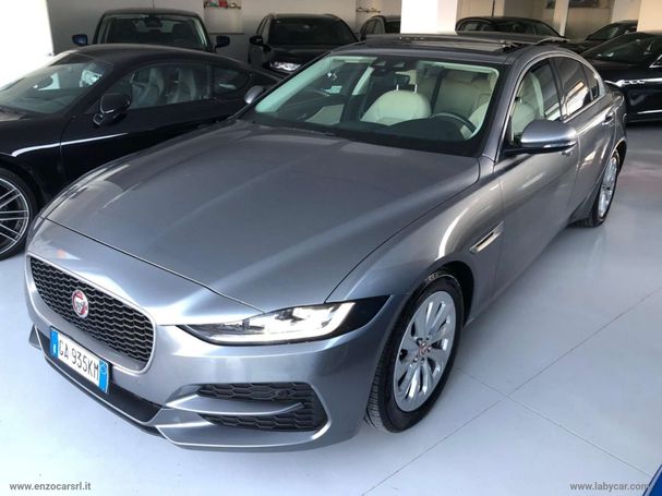 Jaguar XE 132 kW image number 22