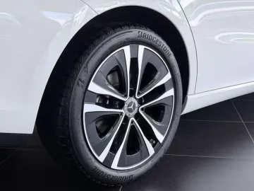 Car image 38