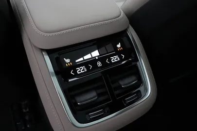 Car image 48
