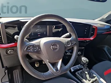 Car image 18