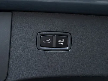 Car image 49